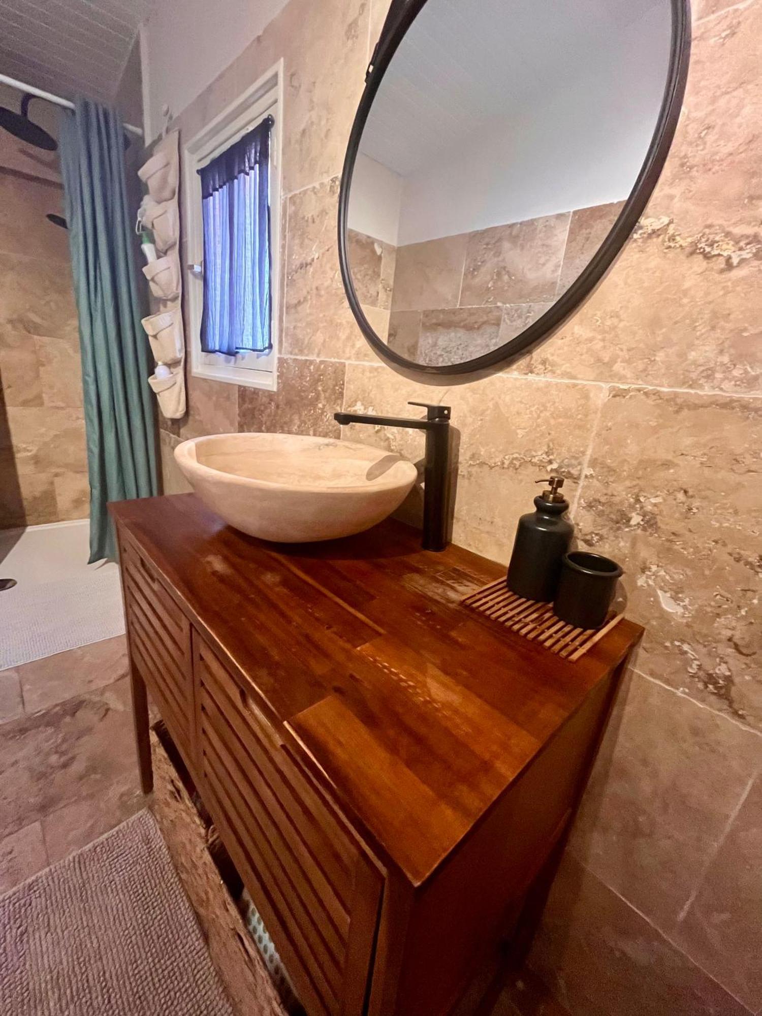 Maison Provencale Au Calme De La Campagne Avec Jacuzzi Aix-en-Provence Exterior foto